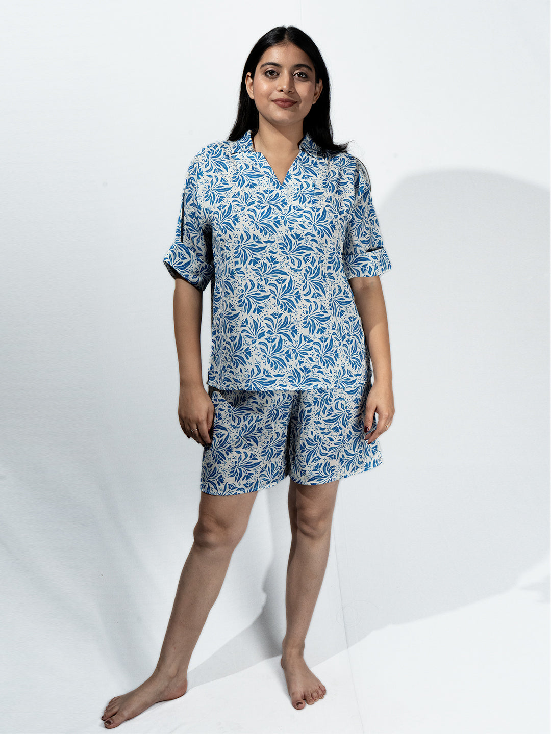 Women’s Blue Floral Print Relaxed V-Neck Top & Shorts Set