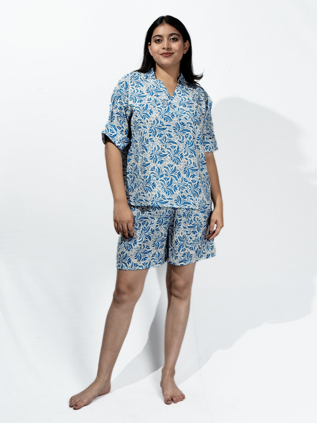 Women’s Blue Floral Print Relaxed V-Neck Top & Shorts Set