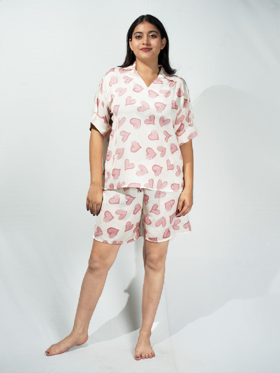 Women’s Ivory Brushes Heart Print Relaxed V-Neck Top & Shorts Set