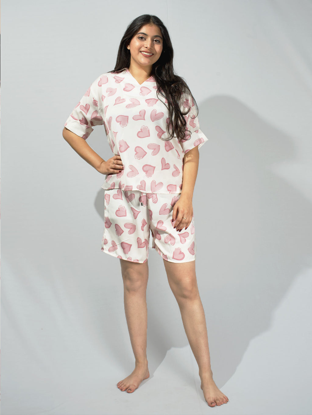 Women’s Ivory Brushes Heart Print Relaxed V-Neck Top & Shorts Set