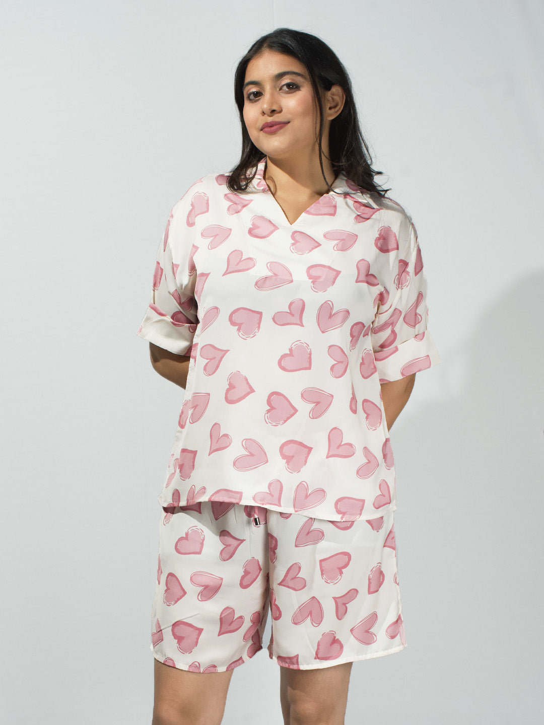Women’s Ivory Brushes Heart Print Relaxed V-Neck Top & Shorts Set