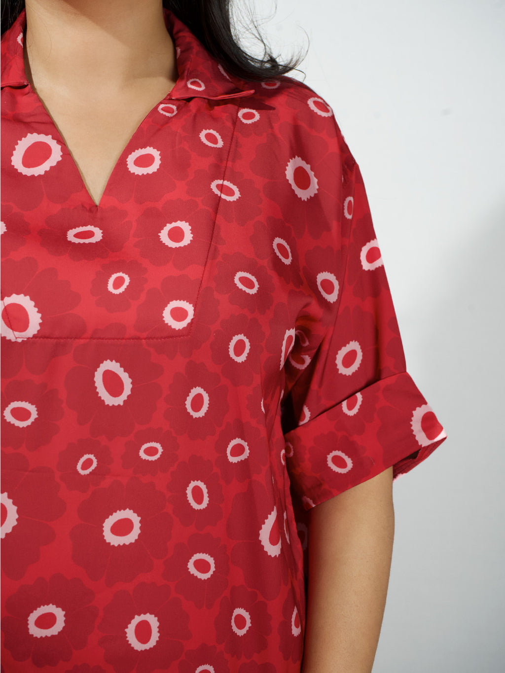 Women’s Red Floral Print Relaxed V-Neck Top & Shorts Set